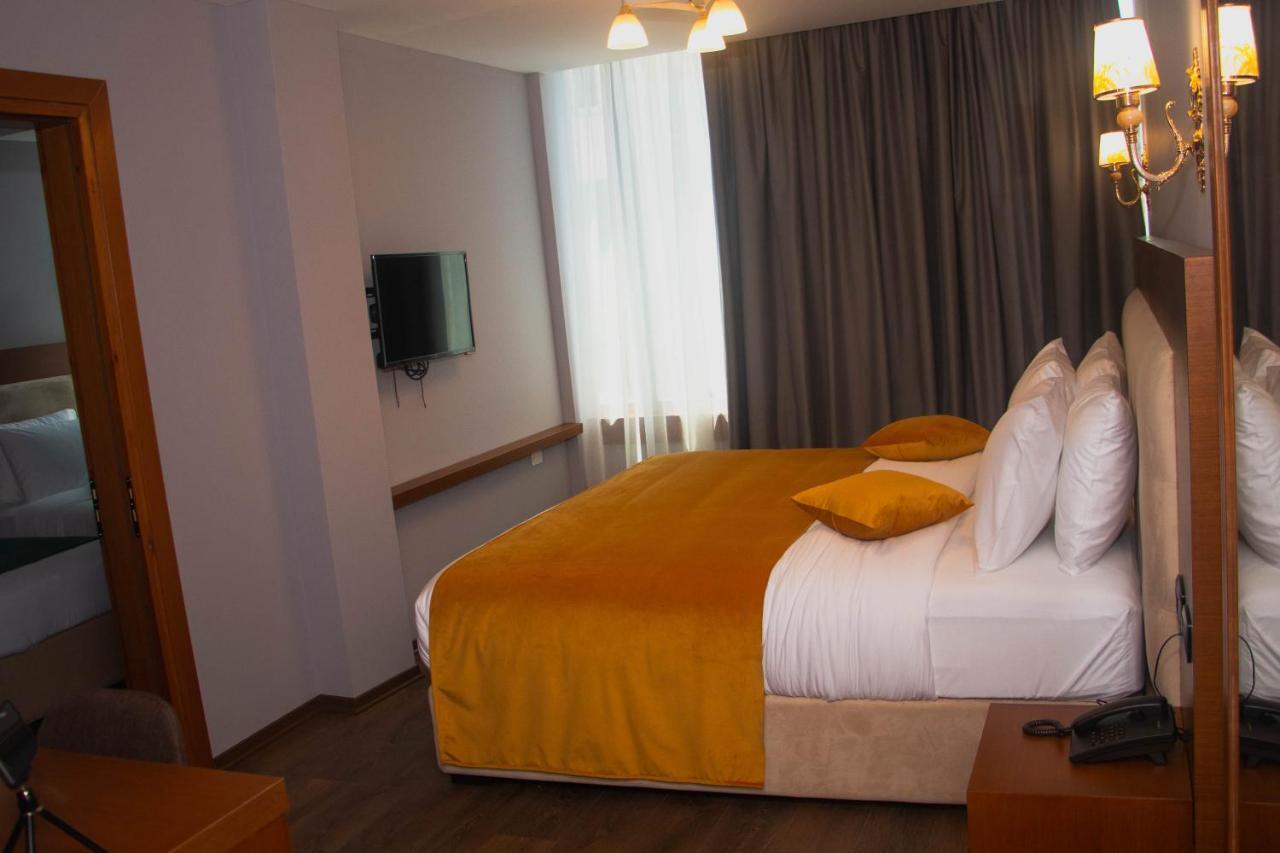 Albanopolis Hotel ติรานา ภายนอก รูปภาพ